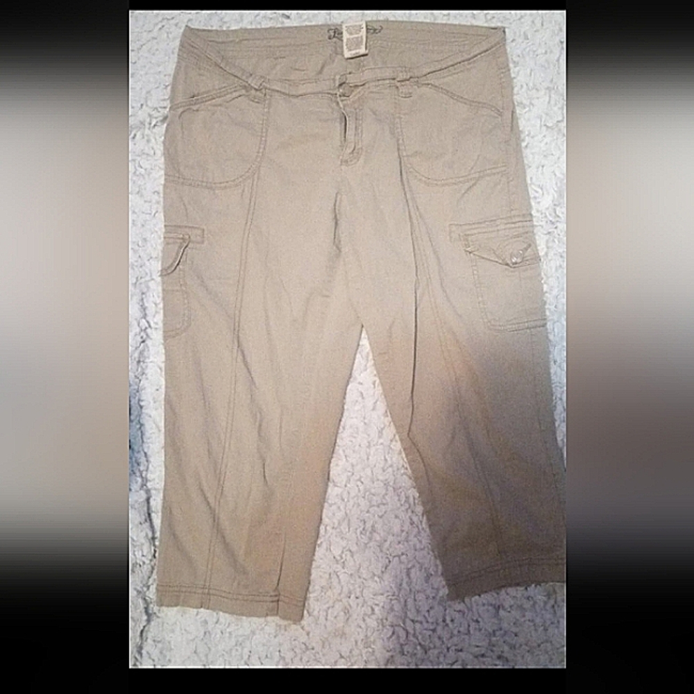 Tan Cargo Capri Pants